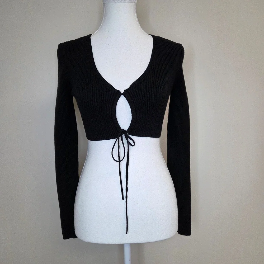 Zara Womens Small Black Ribbed Knit Keyhole Tie Front Long Sleeve Crop Top S